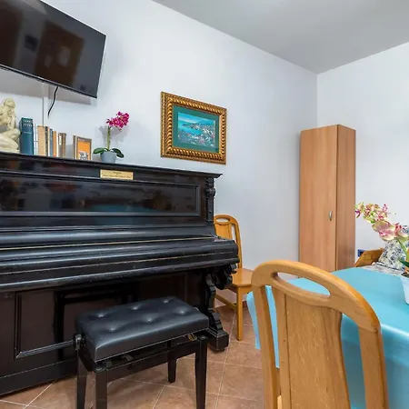 Apartment Lungomare *