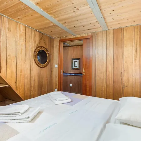 Lungomare Appartement *