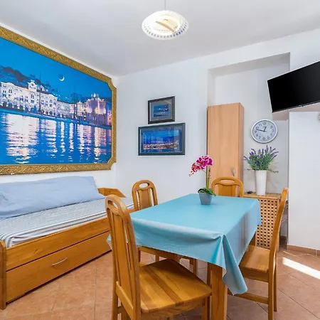 Lungomare Appartement *